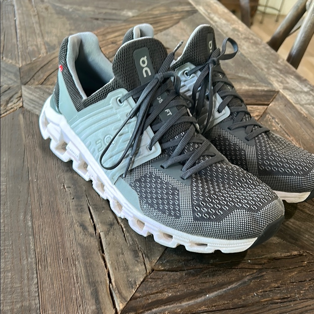 ON Cloudswift Running Charcoal and Light Gray Sneakers